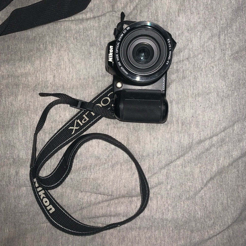 Nikon camera with bag